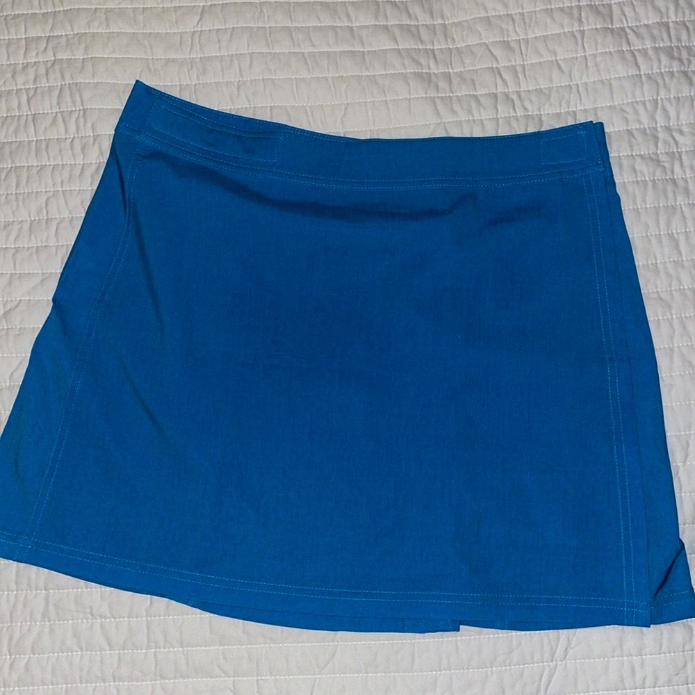 Ripskirt with matching neck gaiter